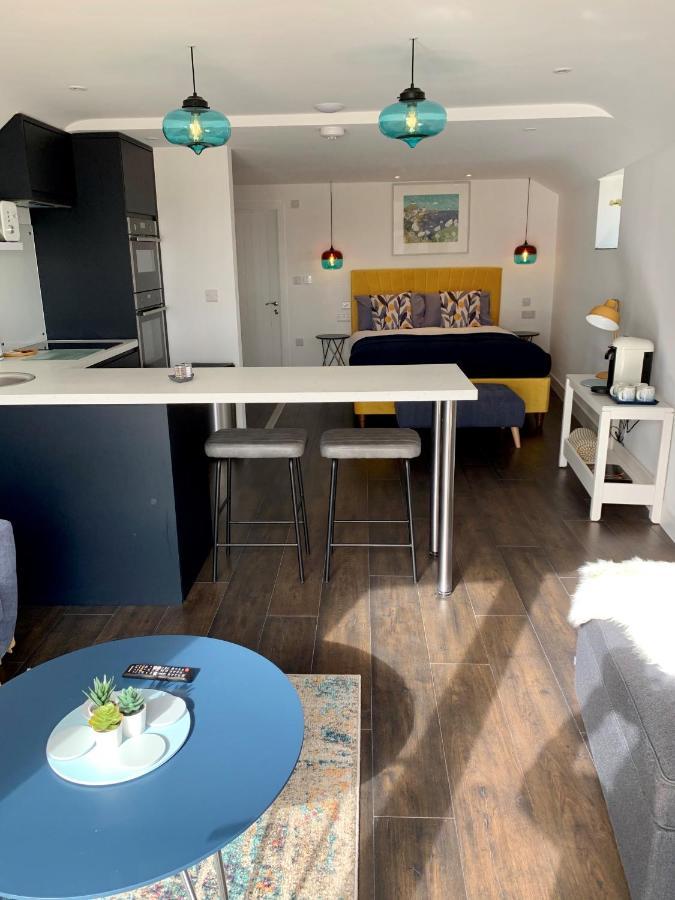 Modern Studio Apartment With Stunning Views! St Ives Екстериор снимка
