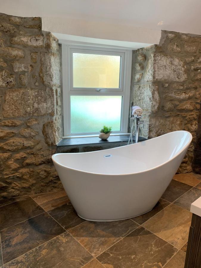 Modern Studio Apartment With Stunning Views! St Ives Екстериор снимка